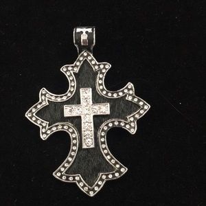 Cross design pendant